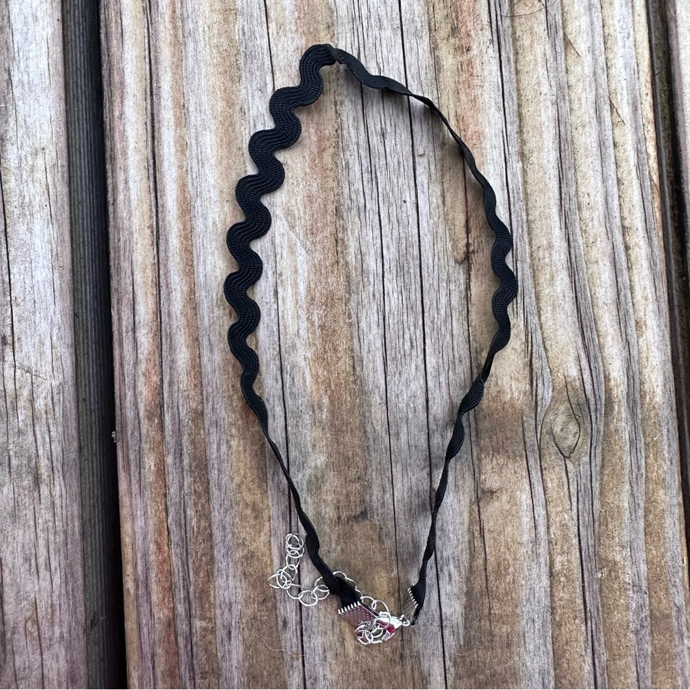 MINIMALIST WAVE CHOKER NECKLACE with Gift Bag